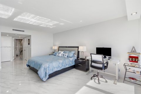 Condo in Fort Lauderdale, Florida, 2 bedrooms  № 2040481 - photo 22