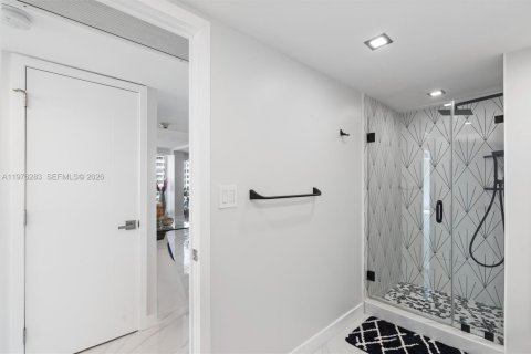 Condo in Fort Lauderdale, Florida, 2 bedrooms  № 2040481 - photo 28