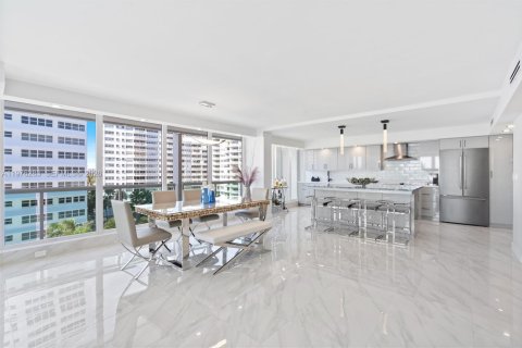 Condo in Fort Lauderdale, Florida, 2 bedrooms  № 2040481 - photo 13