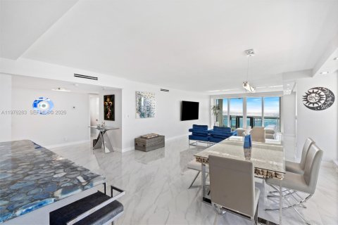 Condo in Fort Lauderdale, Florida, 2 bedrooms  № 2040481 - photo 9
