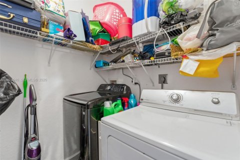 Купить виллу или дом в Майами-Лейкс, Флорида 3 спальни, 174.47м2, № 2062887 - фото 23