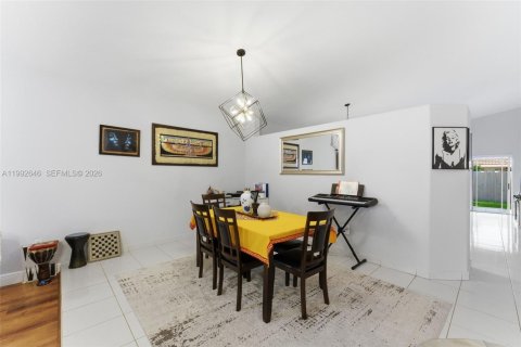 Купить виллу или дом в Майами-Лейкс, Флорида 3 спальни, 174.47м2, № 2062887 - фото 6