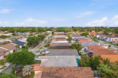 Купить виллу или дом в Майами-Лейкс, Флорида 3 спальни, 174.47м2, № 2062887 - фото 30