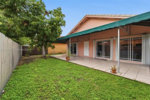 Купить виллу или дом в Майами-Лейкс, Флорида 3 спальни, 174.47м2, № 2062887 - фото 25