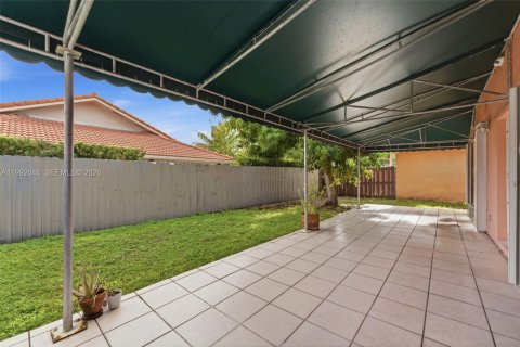 Купить виллу или дом в Майами-Лейкс, Флорида 3 спальни, 174.47м2, № 2062887 - фото 24