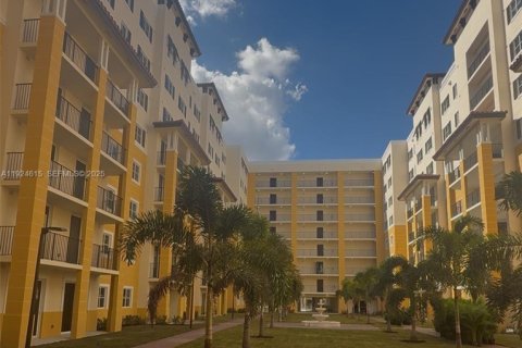 Снять в аренду квартиру в Суитуотер, Флорида 1 спальня, 479.75м2, № 1982955 - фото 22