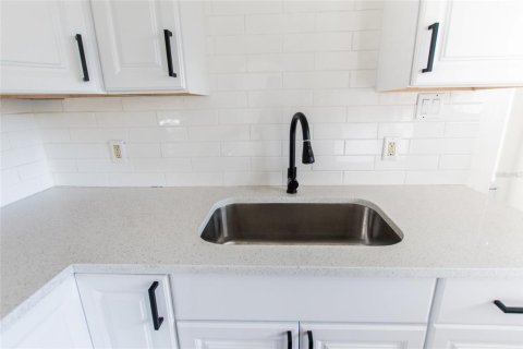 Casa en venta en Saint Petersburg, Florida, 3 dormitorios, 85.19 m2 № 1907761 - foto 13
