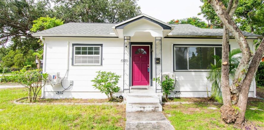 Casa en Saint Petersburg, Florida 3 dormitorios, 85.19 m2 № 1907761