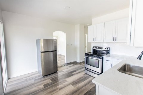 Casa en venta en Saint Petersburg, Florida, 3 dormitorios, 85.19 m2 № 1907761 - foto 9