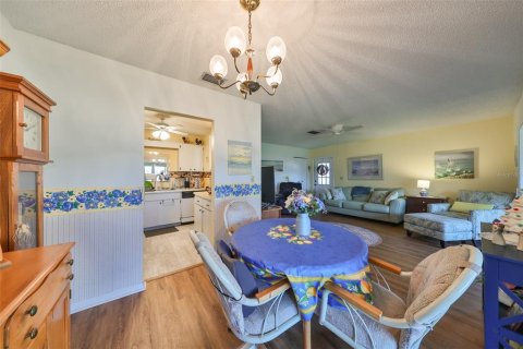 Condominio en venta en Sun City Center, Florida, 2 dormitorios, 89.19 m2 № 2142156 - foto 11