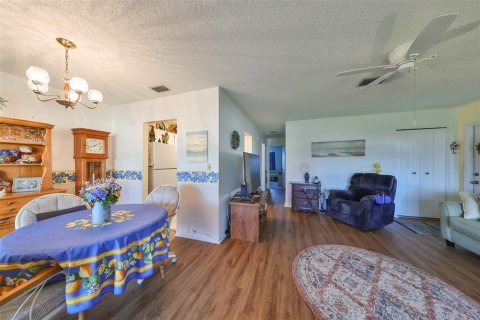 Condominio en venta en Sun City Center, Florida, 2 dormitorios, 89.19 m2 № 2142156 - foto 8