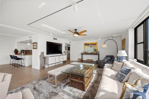 Condo in Sarasota, Florida, 2 bedrooms  № 2396180 - photo 11