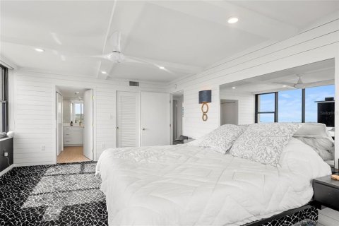 Condo in Sarasota, Florida, 2 bedrooms  № 2396180 - photo 28