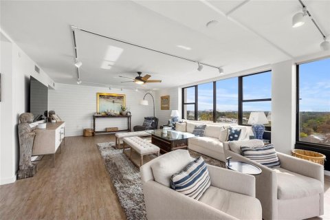 Condo in Sarasota, Florida, 2 bedrooms  № 2396180 - photo 9