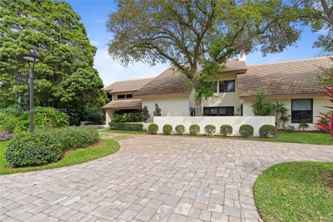 House in Boca Raton, Florida 4 bedrooms, 465.53 sq.m. № 1862032 - photo 3