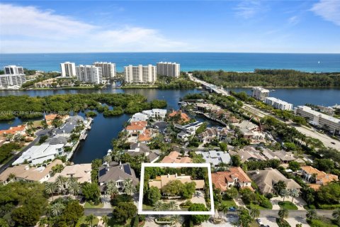 House in Boca Raton, Florida 4 bedrooms, 465.53 sq.m. № 1862032 - photo 14