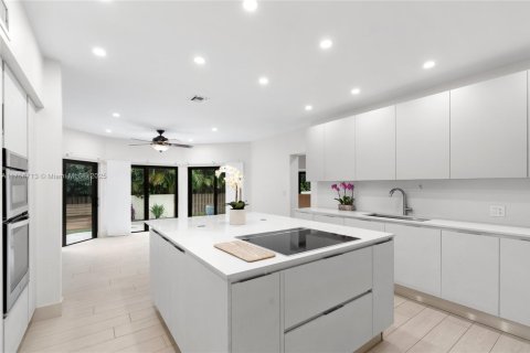 House in Boca Raton, Florida 4 bedrooms, 465.53 sq.m. № 1862032 - photo 29