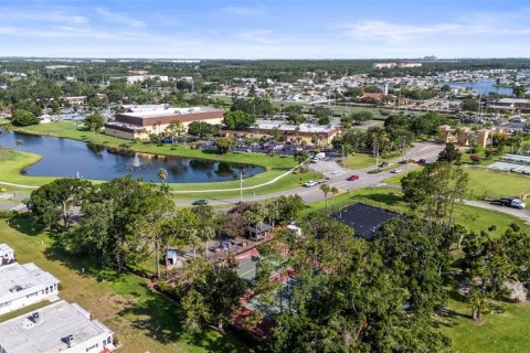 Condo in Sun City Center, Florida, 2 bedrooms  № 1816105 - photo 23