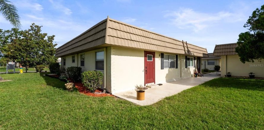 Condo in Sun City Center, Florida, 2 bedrooms  № 1816105