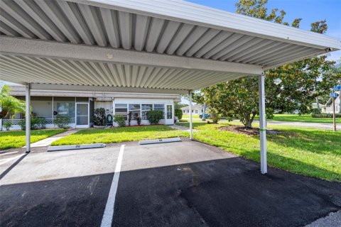 Condo in Sun City Center, Florida, 2 bedrooms  № 1816105 - photo 18