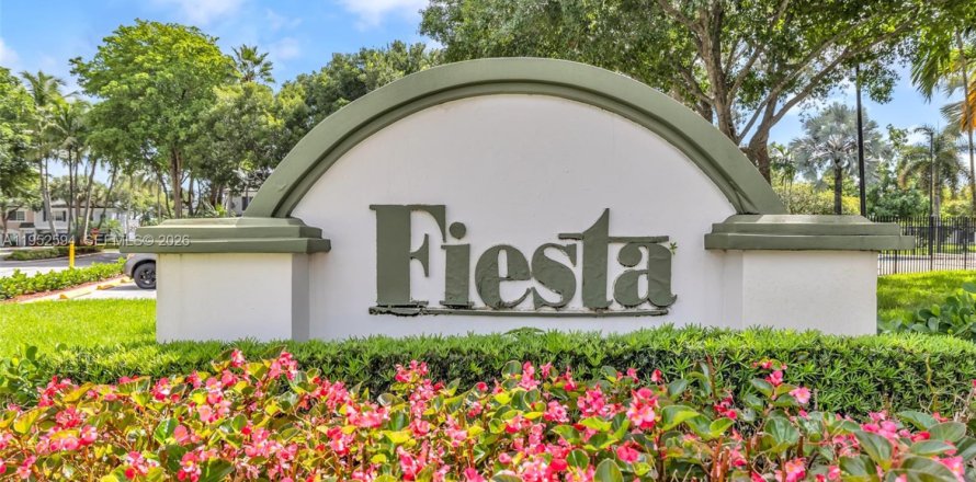 Таунхаус в Маргит, Флорида 2 спальни, 103.12м2 № 2008697