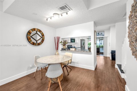 Купить таунхаус в Маргит, Флорида 2 спальни, 103.12м2, № 2008697 - фото 7