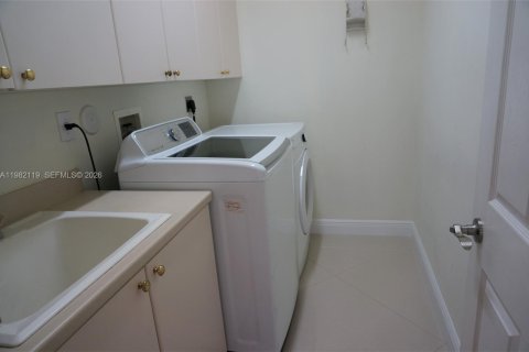 Casa en alquiler en Davie, Florida, 4 dormitorios, 259.01 m2 № 2043059 - foto 17