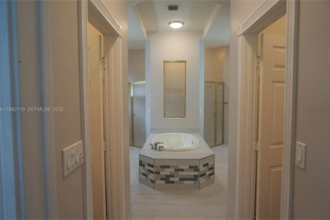 Casa en alquiler en Davie, Florida, 4 dormitorios, 259.01 m2 № 2043059 - foto 9