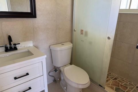 Снять в аренду виллу или дом в Хомстед, Флорида 5 спален, 459.03м2, № 1974472 - фото 7