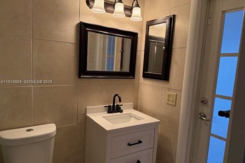 Снять в аренду виллу или дом в Хомстед, Флорида 5 спален, 459.03м2, № 1974472 - фото 14