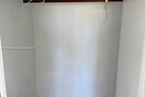 Снять в аренду виллу или дом в Хомстед, Флорида 5 спален, 459.03м2, № 1974472 - фото 9