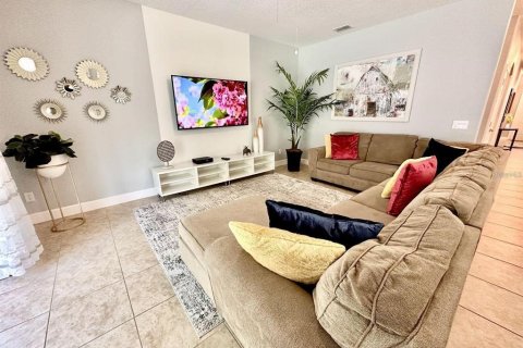 Casa en venta en Kissimmee, Florida, 6 dormitorios, 305.74 m2 № 1548060 - foto 6