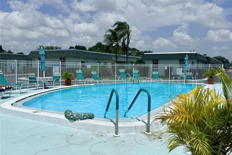Villa ou maison à vendre à Saint Petersburg, Floride: 2 chambres, 66.89 m2 № 2209348 - photo 19