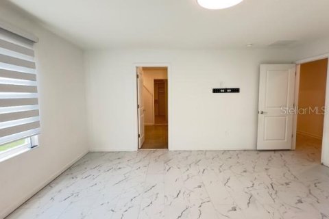 Casa en alquiler en Davenport, Florida, 5 dormitorios, 246.66 m2 № 1771875 - foto 14