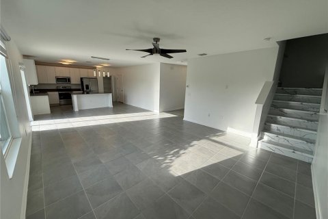 Casa en alquiler en Davenport, Florida, 5 dormitorios, 246.66 m2 № 1771875 - foto 12