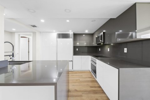 Condo à Hallandale Beach, Floride, 2 chambres  № 2077631