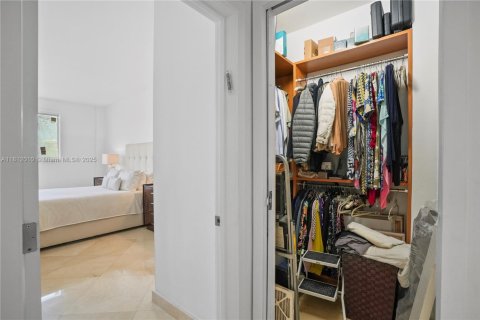 Condo in Sunny Isles Beach, Florida, 1 bedroom  № 1787255 - photo 17