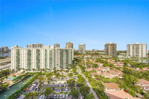 Condo in Sunny Isles Beach, Florida, 1 bedroom  № 1787255 - photo 27