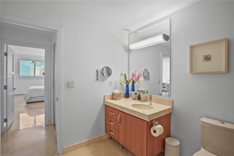 Condo in Sunny Isles Beach, Florida, 1 bedroom  № 1787255 - photo 18