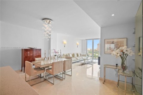 Condo in Sunny Isles Beach, Florida, 1 bedroom  № 1787255 - photo 11