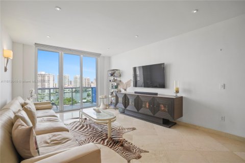 Condo in Sunny Isles Beach, Florida, 1 bedroom  № 1787255 - photo 20