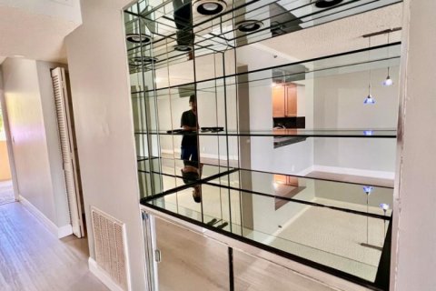 Снять в аренду кондоминиум в Делрей-Бич, Флорида 4 комнаты, 101.26м2, № 2085225 - фото 25