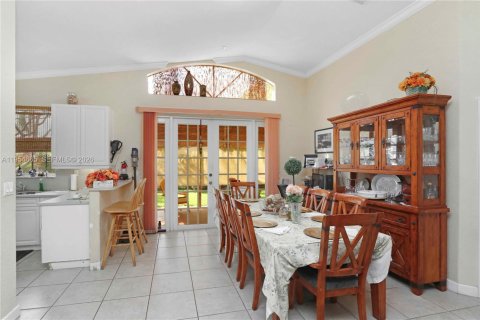 Villa ou maison à vendre à Miami, Floride: 4 chambres, 138.05 m2 № 2011013 - photo 5