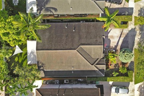 Villa ou maison à vendre à Miami, Floride: 4 chambres, 138.05 m2 № 2011013 - photo 25