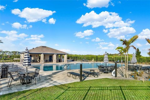 Villa ou maison à louer à Winter Haven, Floride: 4 chambres, 170.75 m2 № 2098257 - photo 11