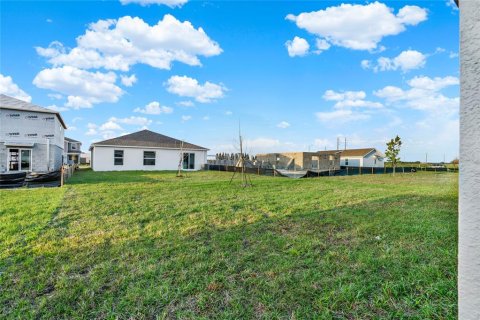 Villa ou maison à louer à Winter Haven, Floride: 4 chambres, 170.75 m2 № 2098257 - photo 15