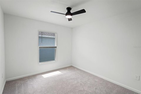 Villa ou maison à louer à Winter Haven, Floride: 4 chambres, 170.75 m2 № 2098257 - photo 5