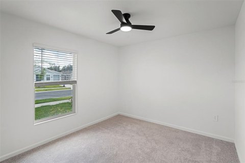 Villa ou maison à louer à Winter Haven, Floride: 4 chambres, 170.75 m2 № 2098257 - photo 2