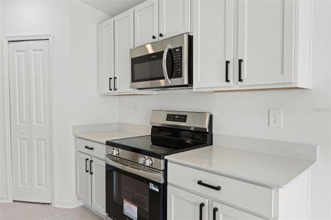 Villa ou maison à louer à Winter Haven, Floride: 4 chambres, 170.75 m2 № 2098257 - photo 24