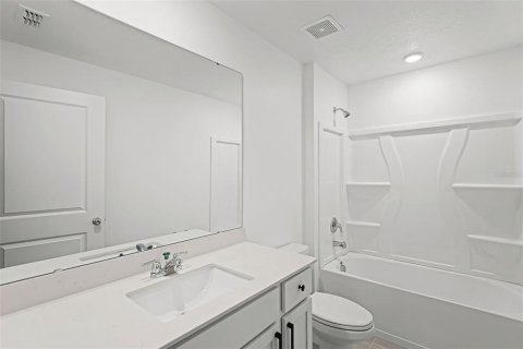 Villa ou maison à louer à Winter Haven, Floride: 4 chambres, 170.75 m2 № 2098257 - photo 4